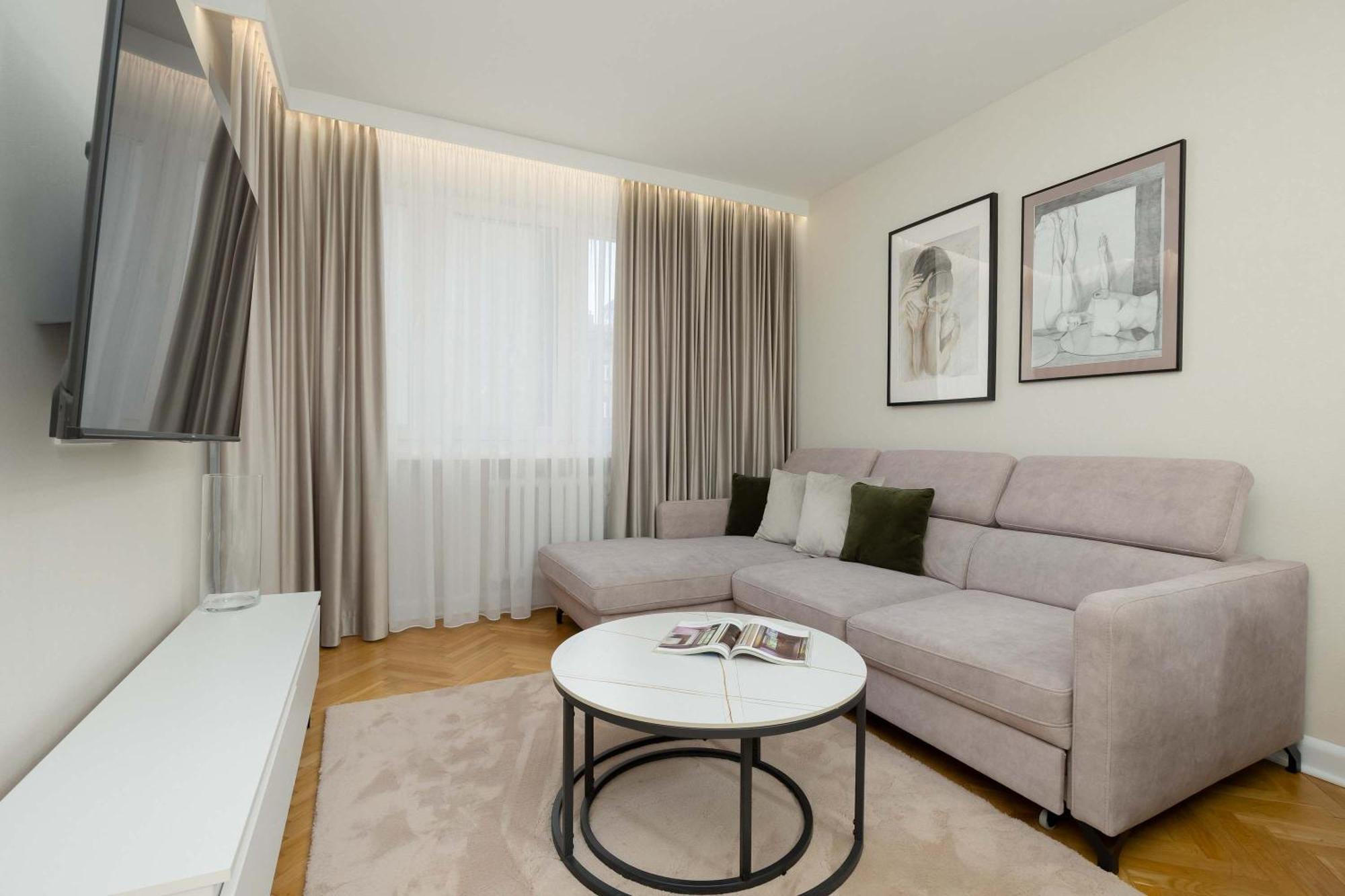 Tasteful One Bedroom By Renters *