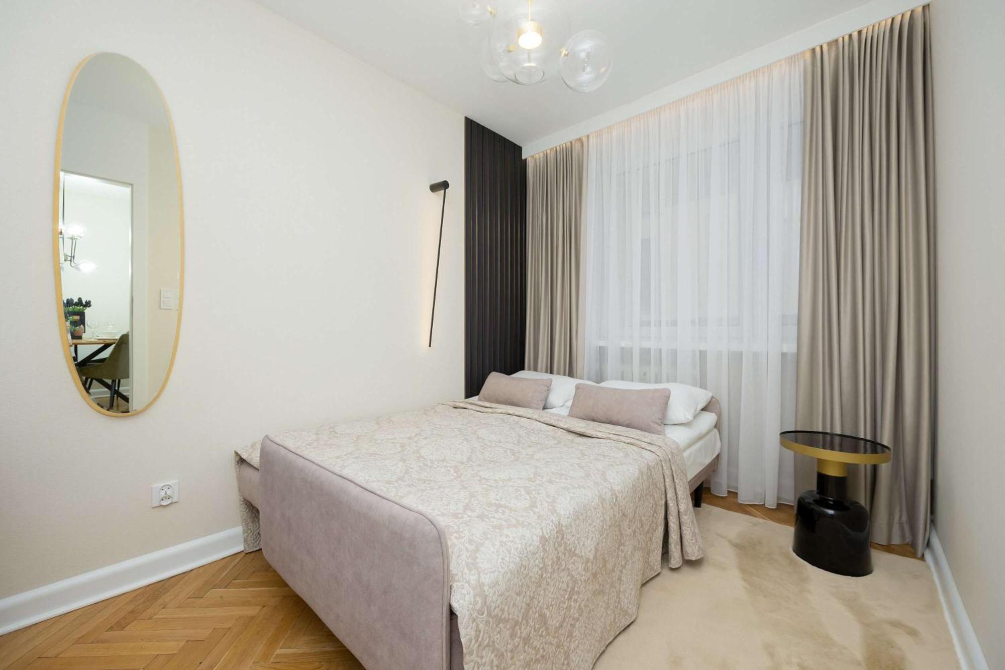 Tasteful One Bedroom By Renters